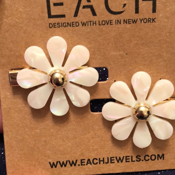 Each jewels hair clips. - Picture 2 of 2